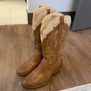 Coconuts Cisco Cowboy Boots